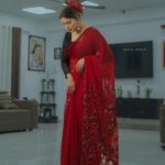 Sapna Choudhary Instagram – लाल इश्क़ ✨

Beautiful Saree by : @ratnavati_collection09 
📷 : @iamarshadkhanphotography0 @alex_pixels_ 

#sapnachaudhary #haryanviqueen #sapnachoudhary #desiqueen #thankgodforeverything