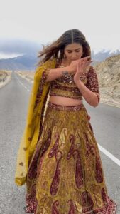 Sapna Choudhary Instagram - Simplicity is one of the
Topmost fashion and not
everyone can afford it!

Wearing 👗 @deeveecouture 

#look #dream #lhenga #indiandance #indiandress #desiqueen #desi #sapnachaudhary #sapnaharyanvi #sapnachoudhary #90s #positivevibes #positivity #thankgodforeverything