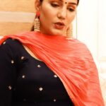 Sapna Choudhary Instagram – “Tichuk tichuk”…..😂

#dostopenkhojaayetoh #sapnachaudhary #sapnachoudhary #sapnaharyanvi #reels #instagood #instagram #positivevibes #positivity #desiqueen #thankgodforeverything