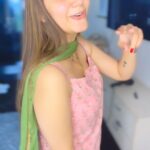 Sapna Choudhary Instagram - 90’s ALT ROCK #reels #réel #reelsinstagram #reelkarofeelkaro #reelsvideo #reelitfeelit #desi #desiqueen #sapnachaudhary #sapnachoudhary #sapnaharyanvi #positivevibes #positivity #90ssongs #thankgodforeverything
