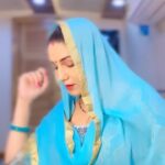 Sapna Choudhary Instagram - समझ जाओ 😂 #Sapnachaudhary #reels #reelsinstagram #reelsvideo #reelkarofeelkaro #reelitfeelit #desi #desigirl #desiqueen #sapnachaudhary #sapna #haryana #haryanvi #positivevibes #positivity #thankgodforeverything