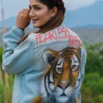 Sapna Choudhary Instagram - There is no competition because, nobody can be me …because I’m just like my father….., happy Father’s Day 🦁 Jacket by @imroz_house #desiqueen #fearless #queen #sapnachaudhary #sapnachoudhary #desigirl #haryana #haryanavi #beingdesi #instagram #instaphoto #tiger #beingdesi #proudtobeharyanvi #goat #positivevibes #positivity #thankgodforeverything
