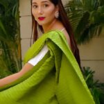 Sapna Choudhary Instagram - 💚 caption आज आप लोग बताइए …….😊 Saree by @ansi_e_fashionstore #saree #sareelove #sareedraping #green #look #desigirl #desi #indian #haryana #haryanvi #reels #reel #reelsinstagram #reelitfeelit #reelsvideo #reelkarofeelkaro #desiqueen #sapnachaudhary #positivevibes #positivity #goat #workhard #workholic #thankgodforeverything
