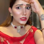 Sapna Choudhary Instagram - कागा भी बोल्या हे …….. @ratnavati_collection09 #reels #reelsinstagram #reelitfeelit #reel #reelkarofeelkaro #reelsinstagram #haryana #haryanvi #desi #desiqueen #sapnachaudhary #positivity #positivevibes #red #sareelove #thankgodforeverything