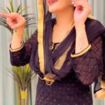 Sapna Choudhary Instagram - किस किस ने “हिचकी” आवे है ……. 😍 suit by @ratnavati_collection09 #reels #reelsinstagram #reelitfeelit #reelsvideo #reelkarofeelkaro #sapnachaudhary #desi #desiqueen #haryana #haryanvi #haryanvidance #positivity #positivevibes #workhard #goat #thankful #thankgodforeverything