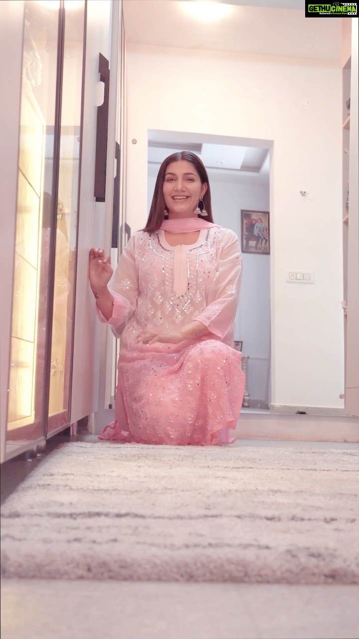 Sapna Choudhary Instagram - "बिजली" ⚡️⚡️⚡️ Wearing 👗 @tees_nd_more #sapnachaudhary #desiqueen #sapnachoudhary #haryanviqueen #sapna #sapnaharyanvi #sapnachaudharyharyanvi #trending #reelitfeelit #reels #instagood #positivity #positivevibes #thankgodforeverything
