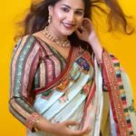 Sapna Choudhary Instagram - When in doubt, wear a saree….😍 Outfit by @vastrachhaya Jewellery by @ratnavati_collection09 #reelkrofeelkro #reelitfeelit #saree #sareelove #colourful #desiqueen #desigirl #sapnachaudhary #positivevibes #thankgodforeverything