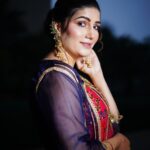 Sapna Choudhary Instagram - फ़ैशन की सारी चीजें दुसरे नम्बर पर है , आज भी पहले नम्बर पर सदगी आती है ! outfit by @styleinhand6 Jewellery by @__ultimatewardrobe #suit #shararasuit #desi #desigirl #colour #colourful #desiqueen #haryanvi #haryana #lookoftheday #loveyourself #sapnachaudhary #goat #positivevibes #positivity #workhard #thankgodforeverything