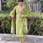 Sapna Choudhary Instagram – Be a soul who finds beauty in everything….🥰

Outfit by @ratnavati_collection09 

#suit #suitlover #colorful #lookoftheday #green #sapnachaudhary #desiqueen #desigirl #workhard #positivevibes #positivity #thankgodforeverything