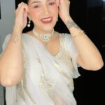 Sapna Choudhary Instagram - As free as a bird 🦅,as wild as a lovers loves. Saree by @ratnavati_collection09 #sareelove #white #indianlook😍 #desiqueen #sapnachaudhary #lovequotes #positivevibes #thankgodforeverything #reelkrofeelkro #trending