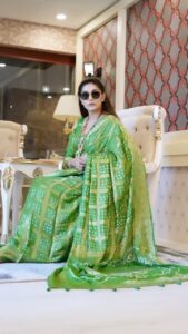 Sapna Choudhary Instagram - I am not perfect but god said I am worth it…….😁

Saree by @saivishal1621 
Style by @ratnavati_collection09 

#treanding #reekkrofeelkro #desiqueen #sapnachaudhary #positivevibes #thankgodforeverything