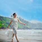 Sapna Choudhary Instagram – Life is all about good vibes and good people…..🤗

#colorful #beach #seaside #goat #nature #desiqueen #sapnachaudhary #positivevibes #thankgodforeverything