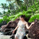 Sapna Choudhary Instagram – Life is all about good vibes and good people…..🤗

#colorful #beach #seaside #goat #nature #desiqueen #sapnachaudhary #positivevibes #thankgodforeverything
