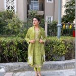 Sapna Choudhary Instagram – Be a soul who finds beauty in everything….🥰

Outfit by @ratnavati_collection09 

#suit #suitlover #colorful #lookoftheday #green #sapnachaudhary #desiqueen #desigirl #workhard #positivevibes #positivity #thankgodforeverything
