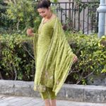 Sapna Choudhary Instagram – Be a soul who finds beauty in everything….🥰

Outfit by @ratnavati_collection09 

#suit #suitlover #colorful #lookoftheday #green #sapnachaudhary #desiqueen #desigirl #workhard #positivevibes #positivity #thankgodforeverything