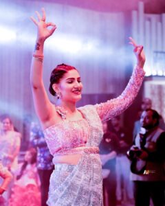 Sapna Choudhary Instagram - If i really care i’ll try like 400 times but 
  Ones i am done it’s over …………..🤨

Outfit by @ratnavati_collection09 

#sareelove #stagelife #desilook #desigirl #desiqueen #sapnachaudhary #positivevibes #thankgodforeverything #colourfullife
