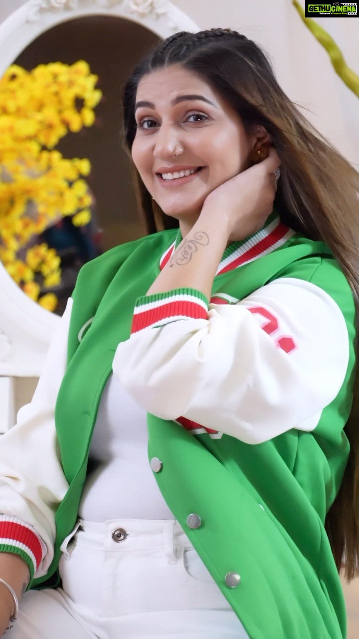 Sapna Choudhary Instagram - दिल की मेरी छात तोड़ क बादल बरसागया री ❤️ @oyelaksy @dreamsentertainment99 @reels.doorproduction09 #sapnachaudhary #newsong #desiqueen #sapnachoudhary #treanding #sapnaharyanvi #sapnachaudharyharyanvi #haryanviqueen #sapna #positivevibes #positivity #thankgodforeverything