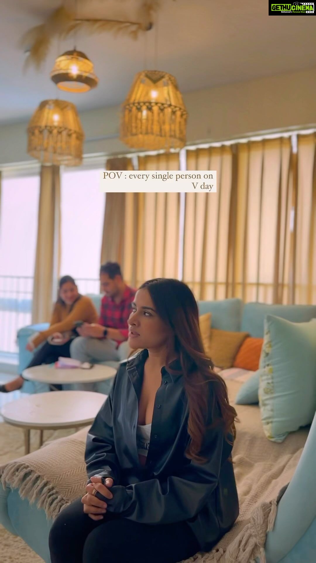 Sara Gurpal Instagram - #Sarakehndi Join my gang guys !!!