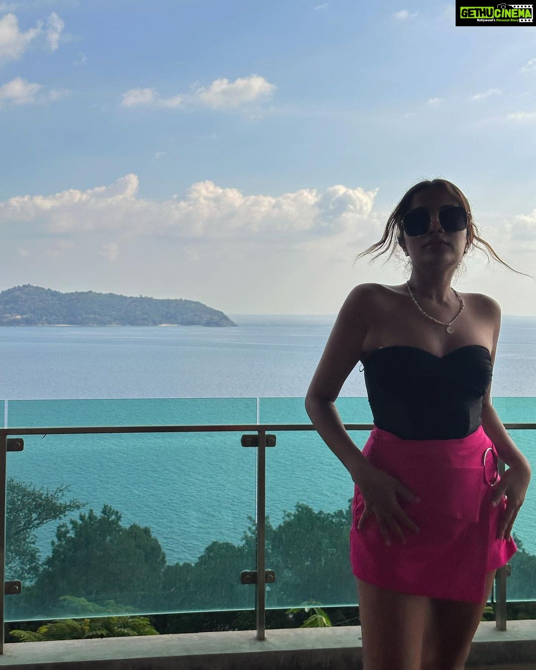 Sara Gurpal Instagram - #SaraKehndi Woke up in the morning with a thought ….that ..You are enough. A thousand times enough…. Owning our story and loving ourselves through that process is the bravest thing that we'll ever do. They will try to make you unhappy, don't let them. They will try to tell you you're not free, don't listen."……..choose yourself choose happiness 🎖️
