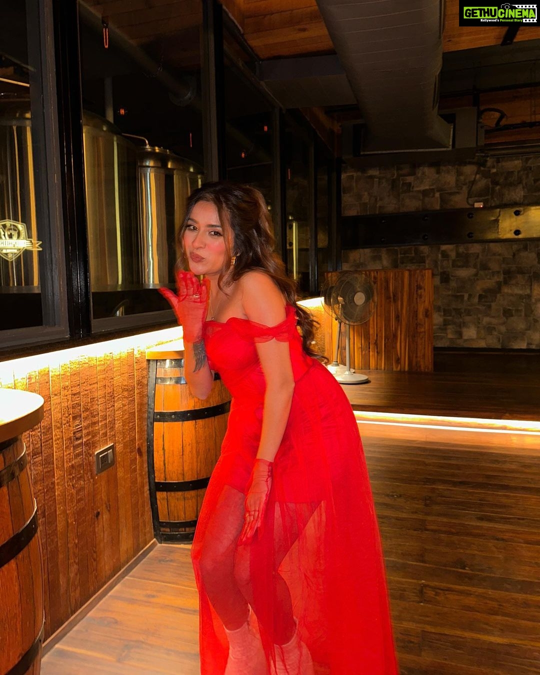 Sara Gurpal Instagram - Merry Christmas ❤️ . . Wearing : @thessarasshop