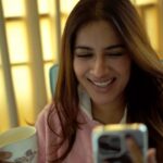 Sara Gurpal Instagram - #sarakehndi maine naa kabhi khaan hai kya? Batao 😜 Make your #1MinMusic reels using my audio and dedicate to your loved ones ♥️