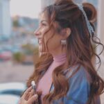 Sara Gurpal Instagram - Wait is over and my #1MinMusic - Ishq Hai is out now 🤗 Shower your love 💕 and don’t forget to make your reels and tag your crush🙂 Featuring - @shubhamsharmasworld Lyrics/composer - @kushagrathakurofficial Music - @n_vee_music Director - @ahenmusic D.O.P. - @dopvishalsharma Edit by: @officialharshchopra Special thanks to @eypcreations