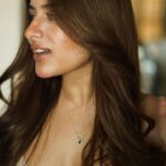 Sara Gurpal Instagram - #SaraKehndi tell me your favourite song !