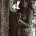 Sara Gurpal Instagram - #Sarakehndi Can you guess the book??? ! It’s my favourite one so far . . . 📍 @tisyastays Goa