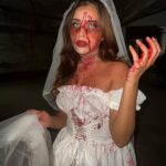Sara Gurpal Instagram - #Sarakehndi Who wants to marry me now ?? . . Make up : by yourstruly . Creative head: @madhavi_xxi . . #halloween2022#halloween#bloodyBride#bloodymary#saragurpal#spooky