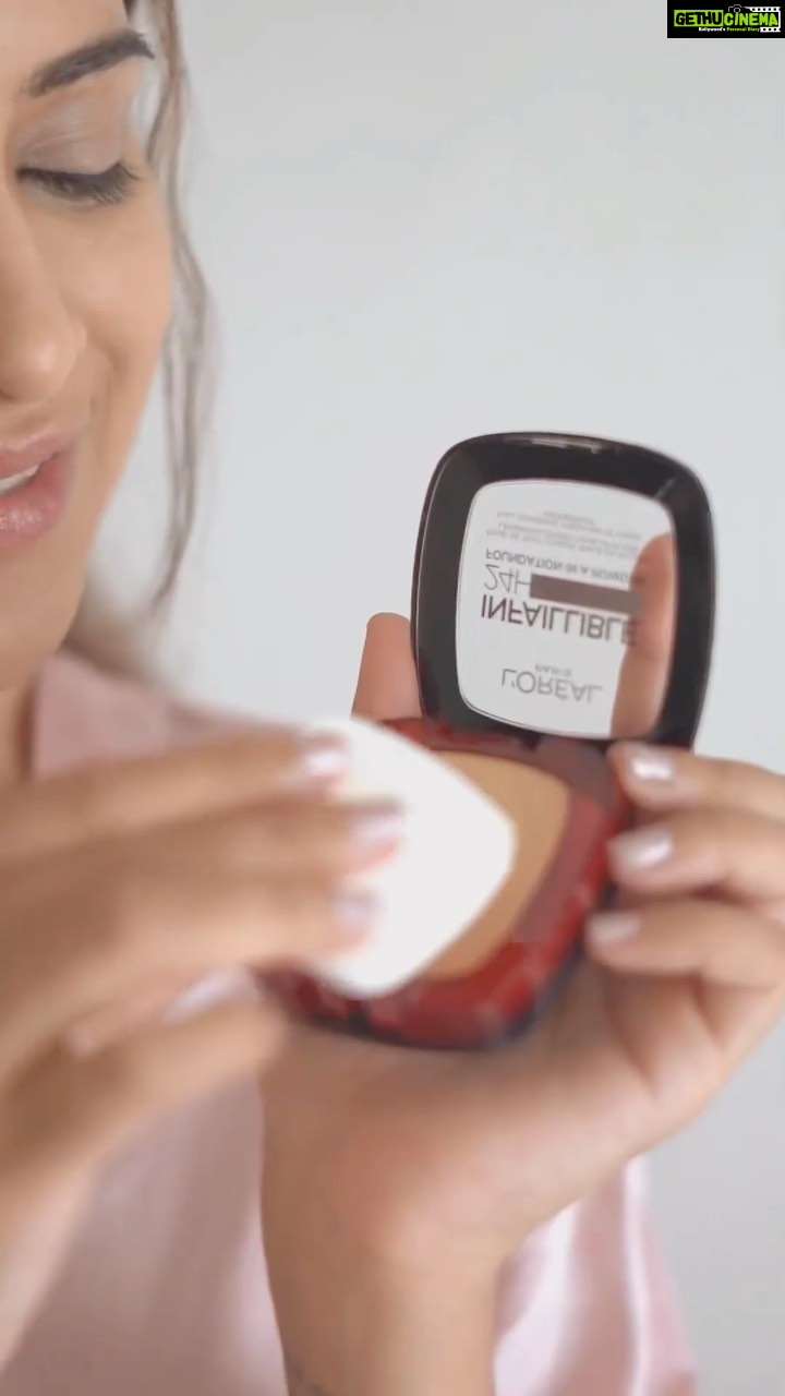 Sara Gurpal Instagram - #SaraKehndi This was so much fun š„ Creating my own look for #ParisFashionWeek Bonjour Parisš„š· I created this gorgeous look for Paris Fashion Week, but without a foundation!! Iām in love with this look that I created using my favorite LāOreal Paris Skin and Makeup products, especially with the newly launched Glycolic Bright Serum & the Infallible Foundation in Powder that is now finally in India! And I must say, all that hype was definitely worth it! Get your hands on these products now at up to 50% off on @mynykaa @lorealparis #Collab #LOrealPFW