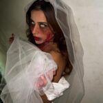 Sara Gurpal Instagram - #Sarakehndi Who wants to marry me now ?? . . Make up : by yourstruly . Creative head: @madhavi_xxi . . #halloween2022#halloween#bloodyBride#bloodymary#saragurpal#spooky