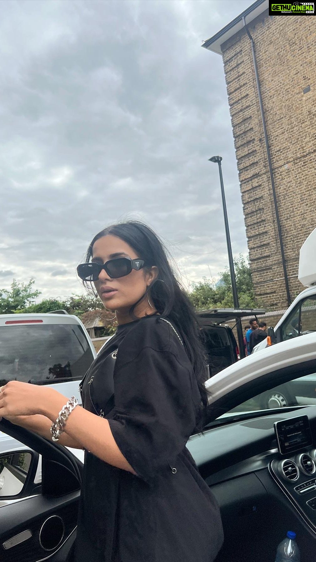Sara Gurpal Instagram - POV: you love yourself the most and trying everything to be happy ! N working on yourself for yourself 🤍 Truly thankful💓 London, United Kingdom