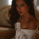 Sara Gurpal Instagram - With the new day comes new strength and new thoughts. 🥀
