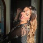 Sara Gurpal Instagram - #SaraKehndi love @thessarasshop