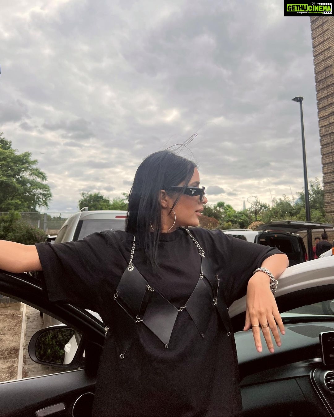 Sara Gurpal Instagram - Note to self.. must get more black. ☠️👽 . . . Dedicating this picture to @blackmusic_india