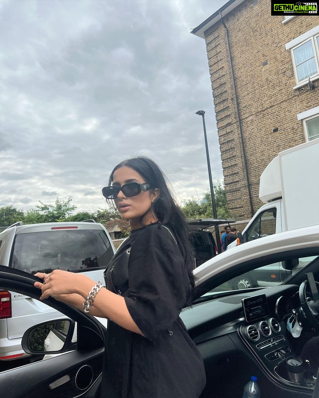 Sara Gurpal Instagram - Note to self.. must get more black. ☠️👽 . . . Dedicating this picture to @blackmusic_india