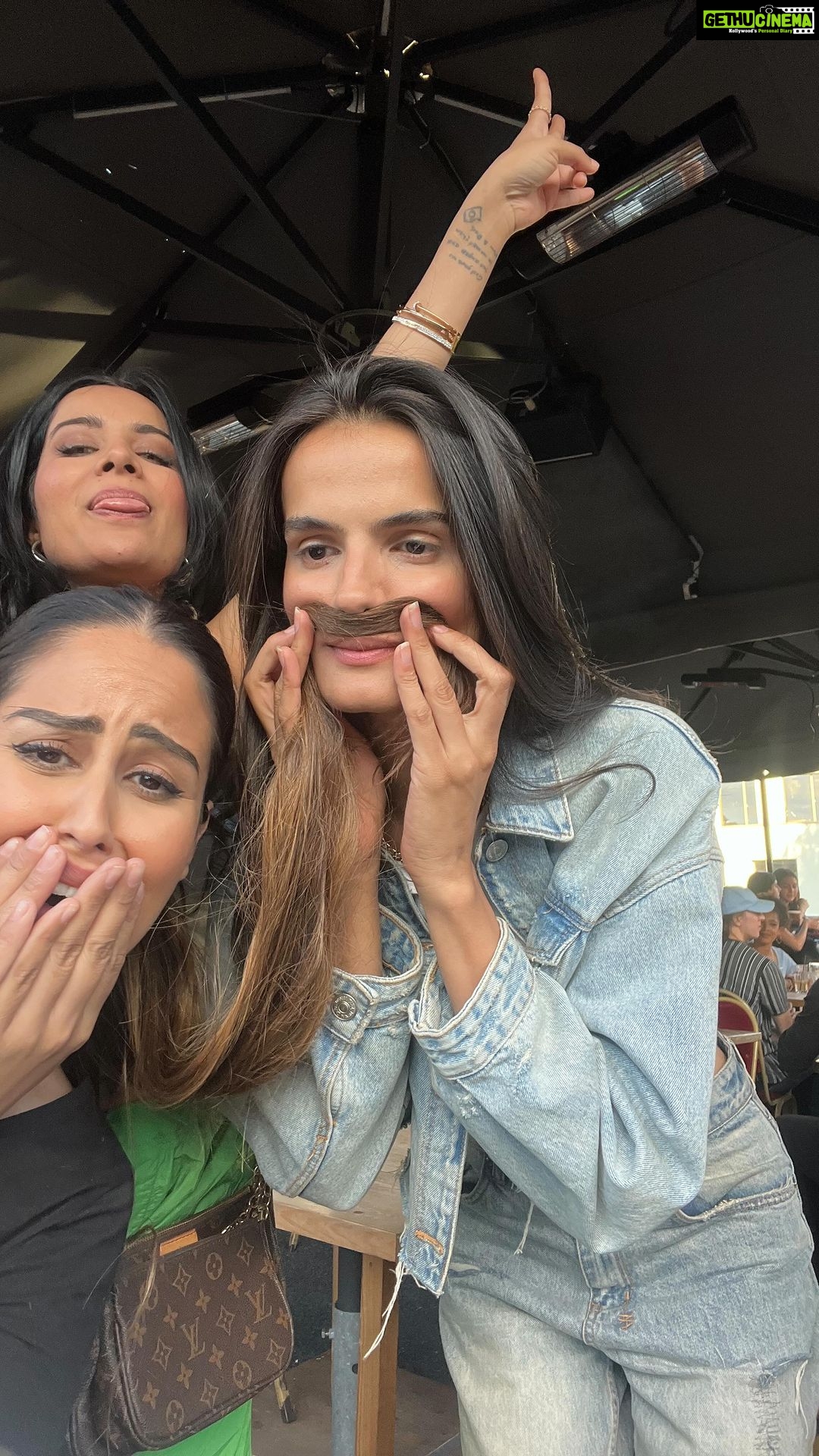 Sara Gurpal Instagram - POV : the day out with my girls 🤳🏾🌷 @bishamberdas @diptisharma511 ❣️🧿🧿🧿 London, United Kingdom