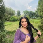 Sara Gurpal Instagram - #SaraKehndi Suit suit kerda?
