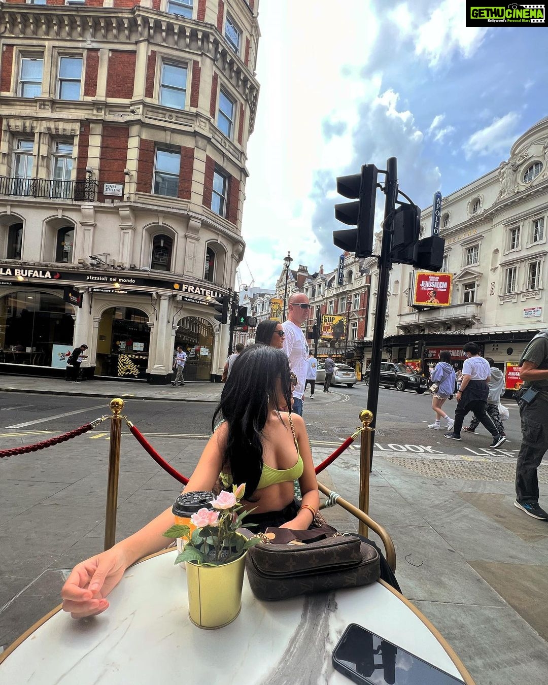 Sara Gurpal Instagram - 🕊 London, United Kingdom