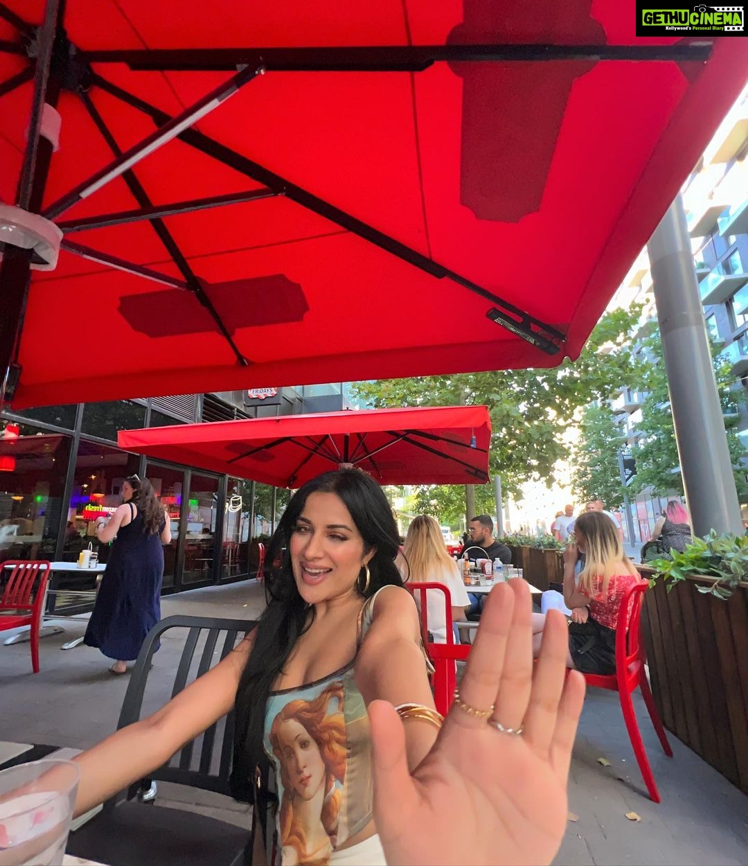 Sara Gurpal Instagram - #SaraKehndi Cute caption’ London, United Kingdom