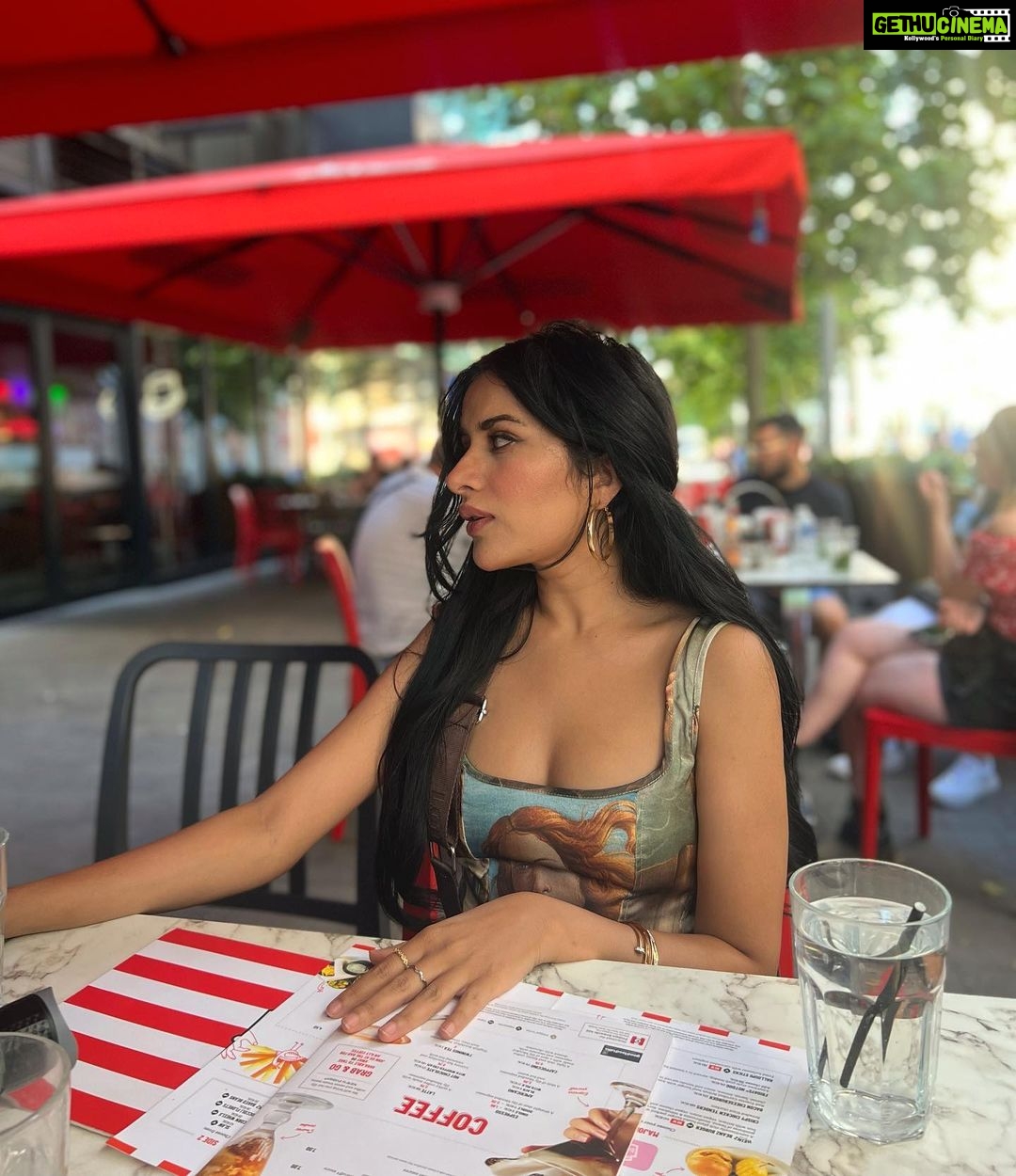 Sara Gurpal Instagram - #SaraKehndi Cute caption’ London, United Kingdom