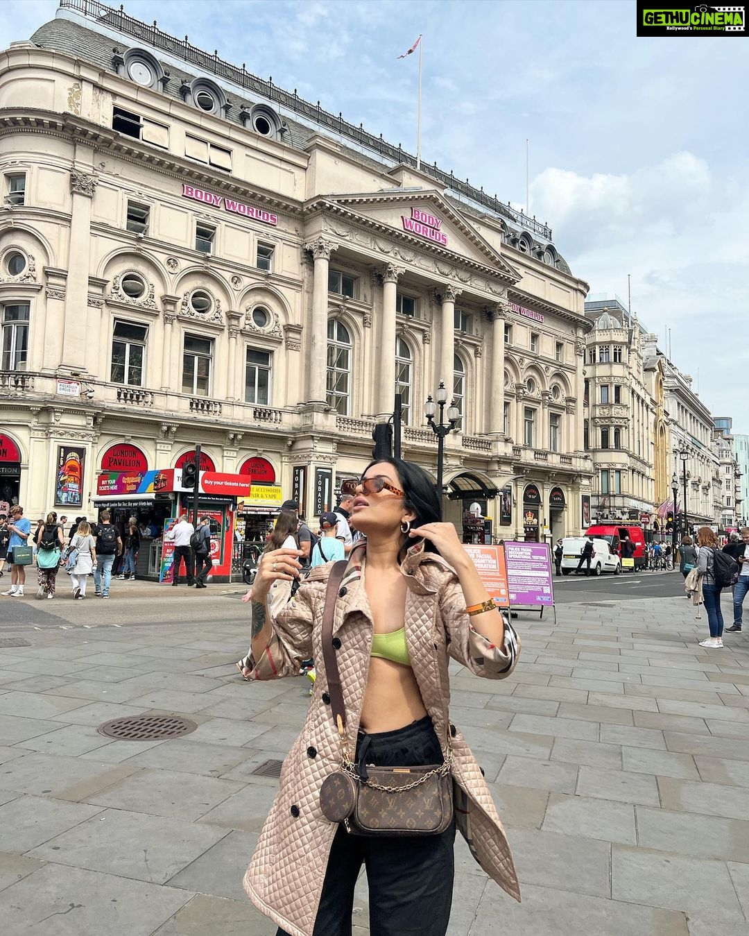 Sara Gurpal Instagram - #Sarakehndi Mentally at the beach London, United Kingdom
