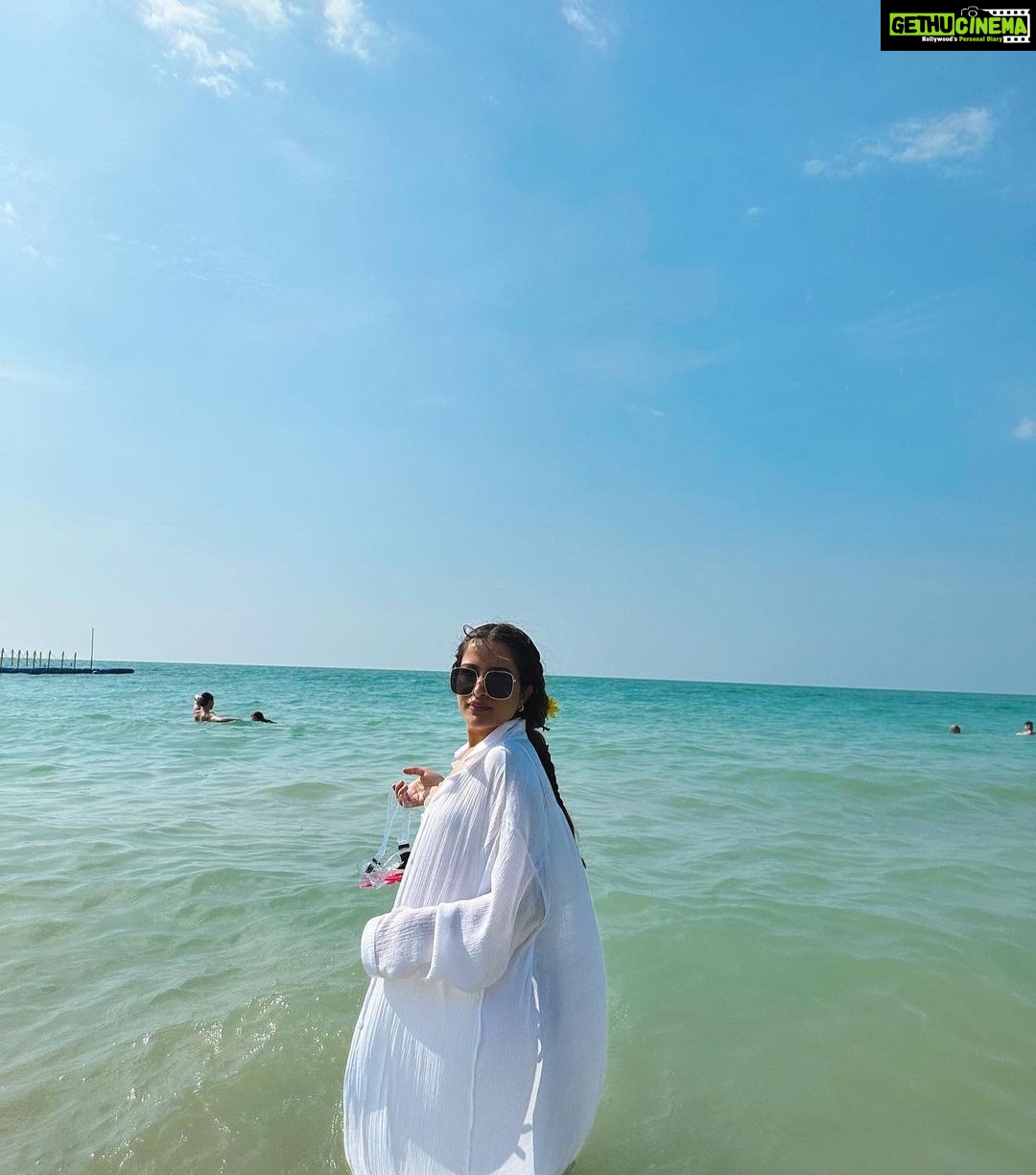 Sara Gurpal Instagram - #throwbackthursday Story of A Day🏝️🥹🤍
