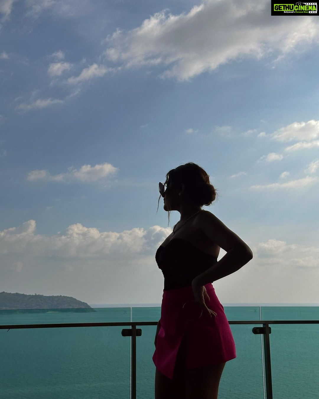 Sara Gurpal Instagram - #SaraKehndi Woke up in the morning with a thought ….that ..You are enough. A thousand times enough…. Owning our story and loving ourselves through that process is the bravest thing that we'll ever do. They will try to make you unhappy, don't let them. They will try to tell you you're not free, don't listen."……..choose yourself choose happiness 🎖️