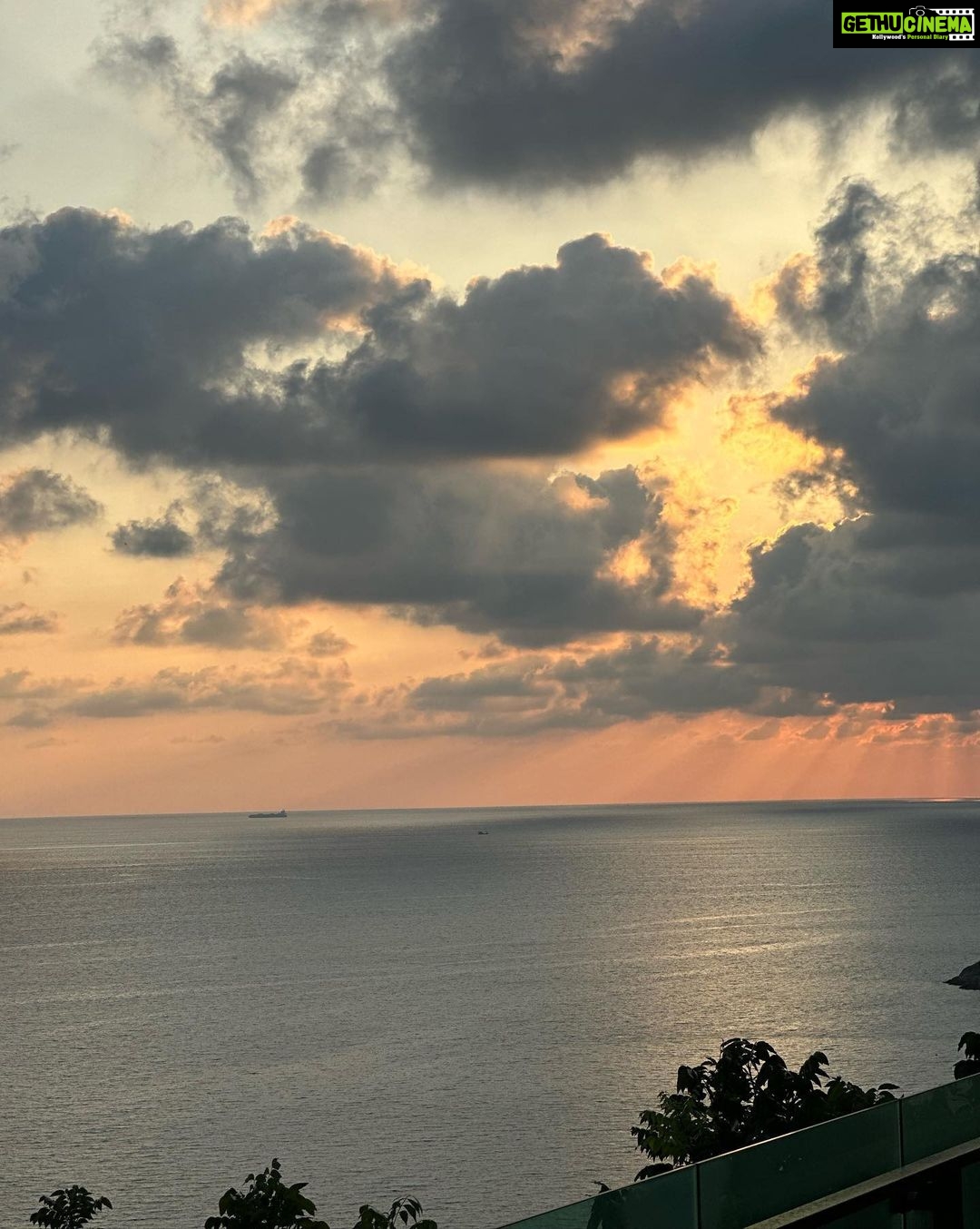 Sara Gurpal Instagram - #SaraKehndi Woke up in the morning with a thought ….that ..You are enough. A thousand times enough…. Owning our story and loving ourselves through that process is the bravest thing that we'll ever do. They will try to make you unhappy, don't let them. They will try to tell you you're not free, don't listen."……..choose yourself choose happiness 🎖️