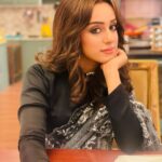Sargun Kaur Luthra Instagram – I feel okay when i 
see you smile🌚
.
.
#sargunkaurluthra #preesha #yhc #rusha #skl #❤️