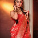 Sargun Kaur Luthra Instagram - NAVRATRI:- DAY 2 featuring @sargun_kaur.luthra as the Modern Indian Goddess where she represents the color RED♥️ . Shoot Concept & Designed By:- @nehaadhvikmahajan @bridalsbynam . 💄MUA , Hair & Styling :- @nehaadhvikmahajan . 🥻Saree :- @kankatala_ . 💍Jewelery :- @pooja_diamond . Makeup :- @maybelline . Managed By :- @allboutcommunication . 🎥:- @abhay_r_kirti #sargunkaurluthra #makeup #ootd #nehaadhvikmahajan #makeupbyme💄 #nammakeovers #bride #to #be #bridal #look #bridalmakeupartist #destinationweddingmakeupartist #weddingmakeup #hair #hairstyling #nammakeovers #bollywood #television #makeupartist #mumbai #traveller #all #over #the #globe