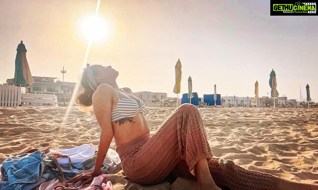 Sargun Kaur Luthra Instagram - #throwback ☀️☀️