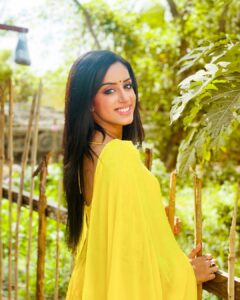 Sargun Kaur Luthra Instagram - 🌻🌻