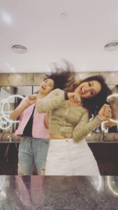 Sargun Kaur Luthra Instagram - Another washroom reel😛🤭
#trending #trendingreels #reelsinstagram #love #bestfriends #skl #sargunkaurluthra